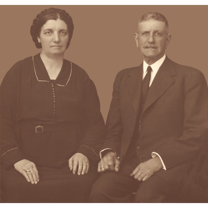 DIAMANTIS J. PATERAS AND HIS WIFE KALLIOPI, NΈE LYRAS