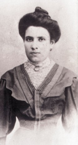 Maria Lyras, nee Constantis M. Lemos