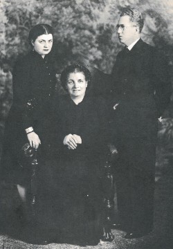 Kalliopi D. Pateras, with her daughter Katingo and her husband Georgios Chr. Lemos